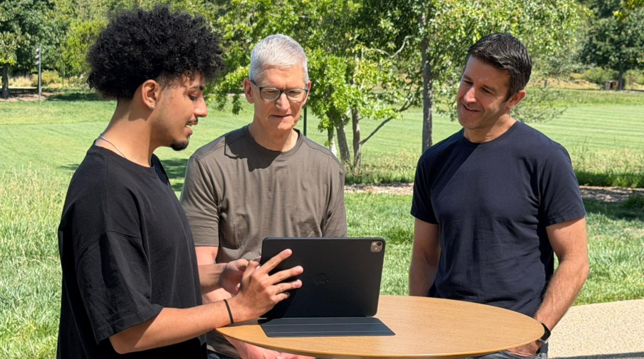 Estudante da UCB apresenta aplicativo para CEO’s da Apple