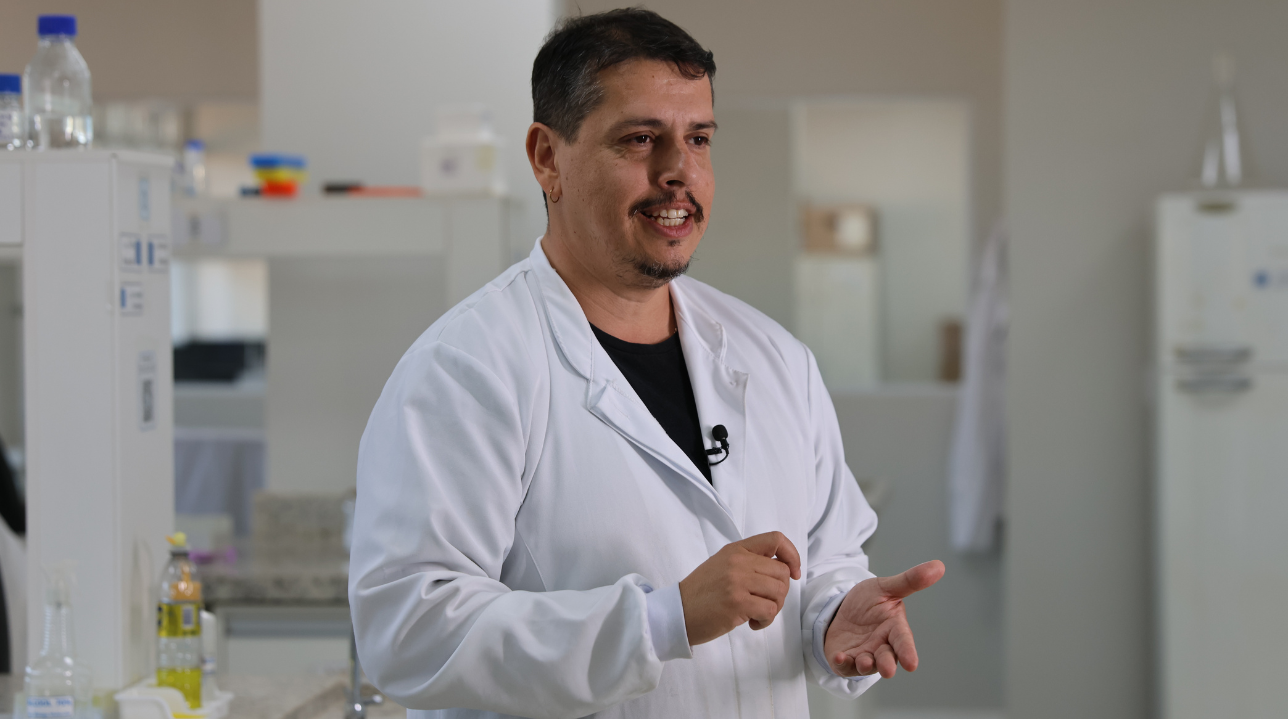 Pesquisador da UCB integra elite da Microbiologia no Brasil