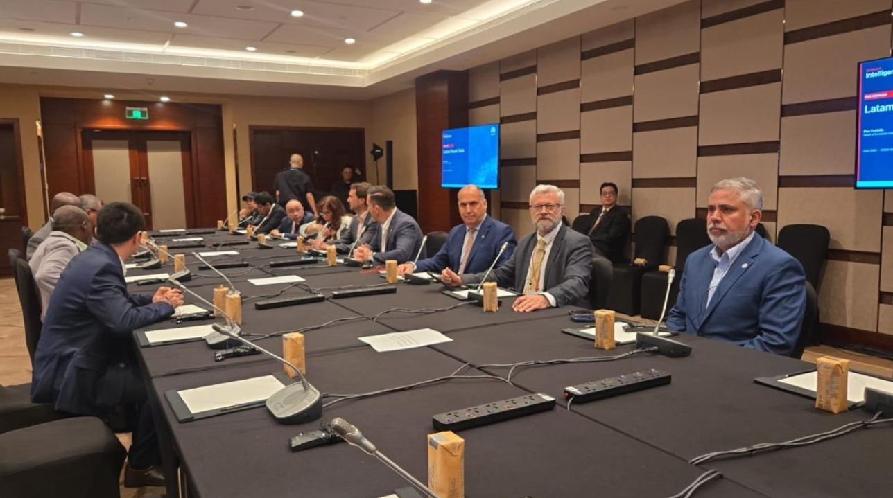 UCB participa do Mobile World Congress, em Shanghai, na China